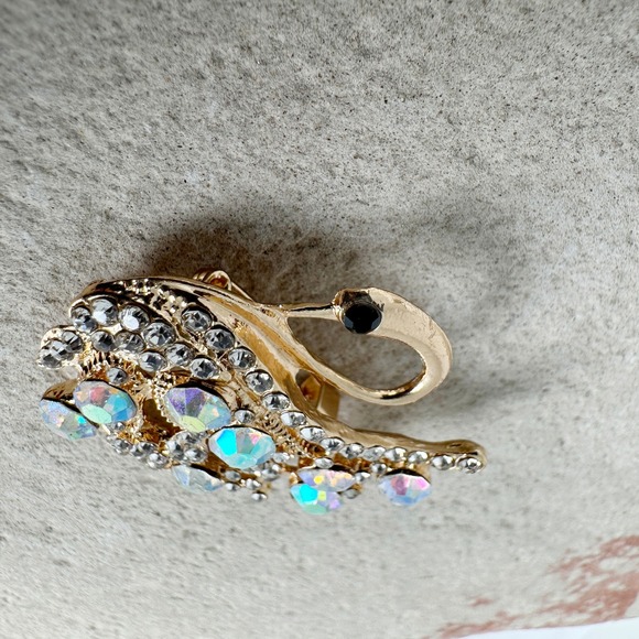Vintage Gold Tone Aurora Borealis Rhinestone Swan Brooch Pin Unsigned Sparkly - Picture 6 of 7